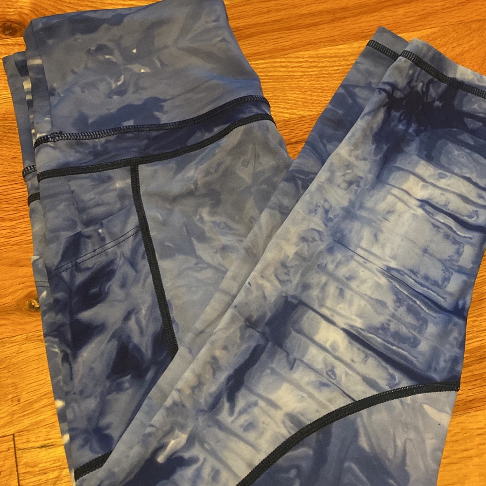 Zyia Navy Hendrix Pocket Light n Tight Hi-Rise 20” Capri size 4